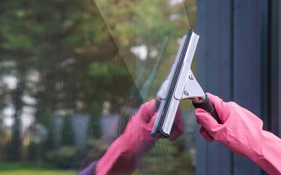 Un Guide Simple Et Efficace Pour Nettoyer Des Vitres Très Sales