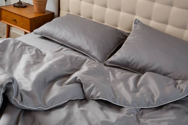 lit couette housse de couette gris